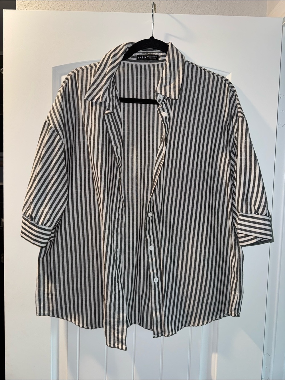 SHEIN Black and White Vertical Stripe Casual Button-Down Shirt